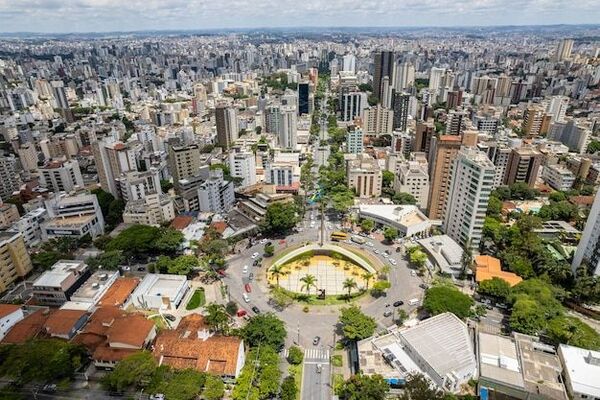 Como escolher o bairro ideal: mobilidade, escolas e infraestrutura que valorizam seu imóvel