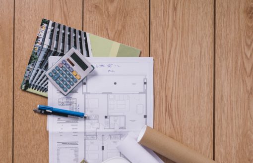 Correção por INCC ou taxa de evolução de obra: entenda as diferenças e o que é melhor para você